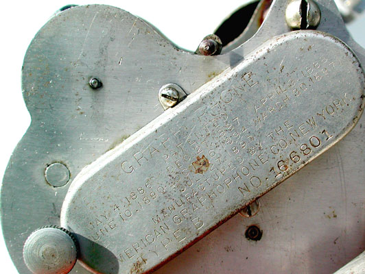 Die Patente vom Graphophone Type B und die Seriennummer /  Serial-Number and Patents for Graphophone Type B by Columbia