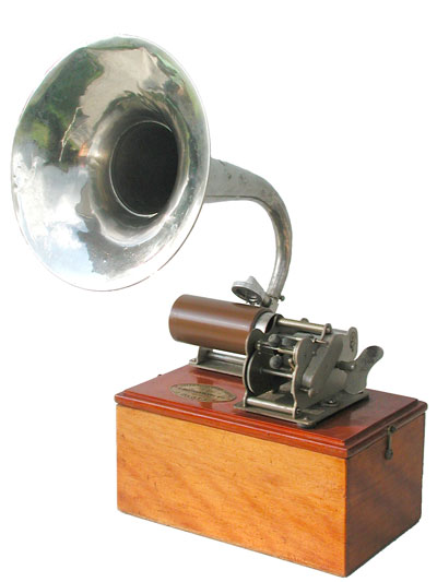 Produziert in Amerika und in Paris auf das Geh&auml;use montiert / Prudced in the USA and mounted on the case in Paris