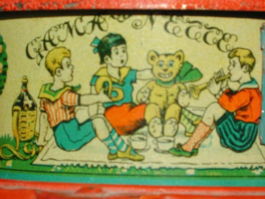 Die Rast mit Speis ,Trank und Teddyb&auml;r / Picnic with food, drink, music and Teddy bear