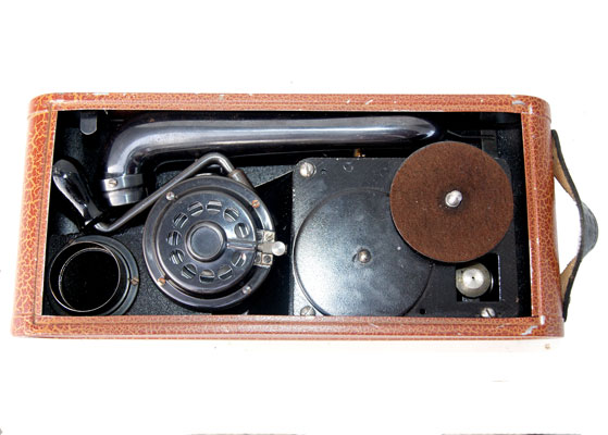 Jedes Teil hat seinen Platz / Each part on it's place