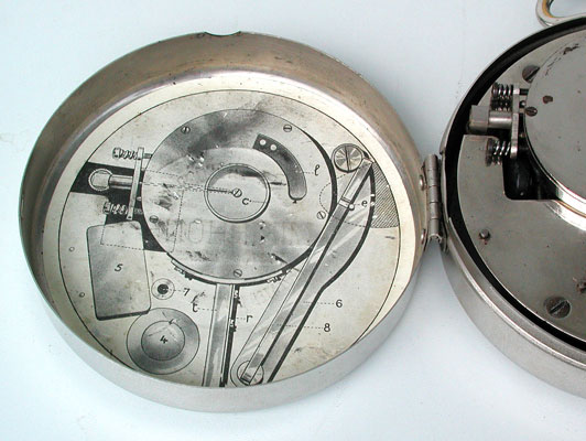 Jedes Teil hat seinen Platz im Geh&auml;use / Each part at it's place