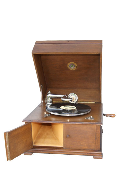 Willy Bestgen Sohn war ein alteingesessenes Berner Musikhaus / Willy Bestgen Sohn, the long-established musicstore in Berne