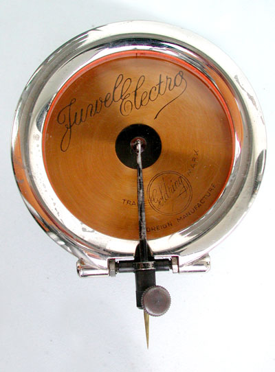 Die Goldring-Schalldose garantiert f&uuml;r Klangqualit&auml;t  / The sound-box by Goldring