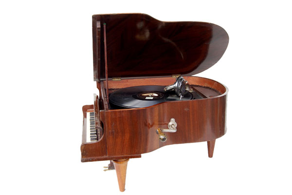 Das Grammophon im Fl&uuml;gel / The gramophone inside the grand piano