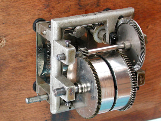 Der Motor mit zwei Federgeh&auml;usen / The motor is fitted with two sprin cases