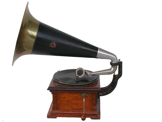 Die L&auml;nge des Trichter betr&auml;gt 56 cm / The horn is 22" long