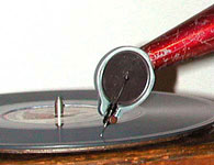 Die originale Busy Bee Schalldose aus Aluminium / The original Busy Bee soundbox was produced with aluminium