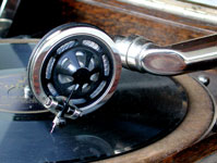 Die Columbia-Schalldose Nr.9  / The sound-box No.9 by Columbia