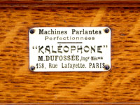 Das Kal&eacute;ophone Markenzeichen mit seiner Adresse in Paris / The Kal&eacute;ophone trade marke