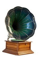 Der Trichter hat einen Durchmesser von 46 cm / Diameter of the horne: 46 cm