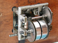 Der Motor mit zwei Federgeh&auml;usen / The motor is fitted with two sprin cases