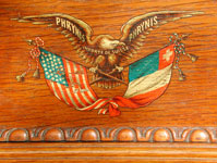 Der Adler breitet seine Fl&uuml;gel &uuml;ber den drei Flaggen aus / The eagle raises his wings over three national flags