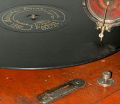 Der M&uuml;nzen-Einwurf / Drop a Penny in or 20 centimes