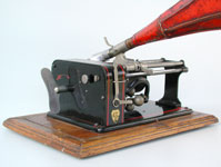 "EWC" die "Excelsior Werke C&ouml;ln" garantieren f&uuml;r &Auml;sthetik / Phonographs by "Excelsior Werke C&ouml;ln" are made for esthete