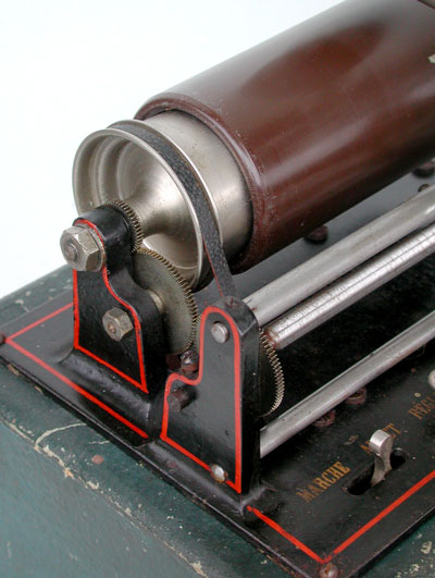 Alles ist perfekt aufeinander abgestimmt / The gear-drive is precision work