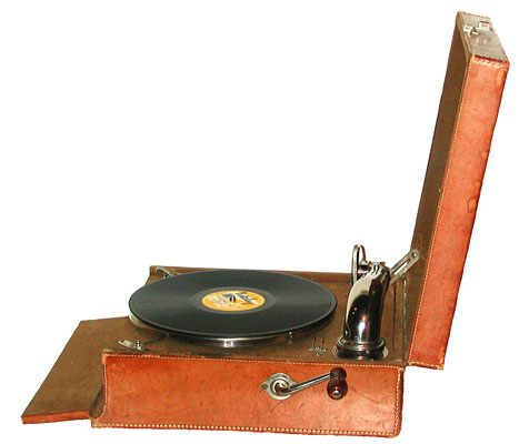 &Uuml;berraschung aus dem Diplomatenkoffer, klingende Eleganz / Executive-case made in French with integral sound 