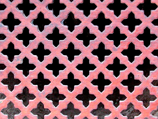 Dieses Metallgitter findet man bei vielen Path&eacute;-Grammophonen / This metal grid is typical for Path&eacute; gramophones in this epoch