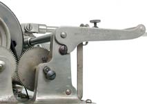 Der Name "Path&eacute; Fr&egrave;res" ist im Metall eingraviert / "Path&eacute; Fr&egrave;res" name is engraved in a part of the metal